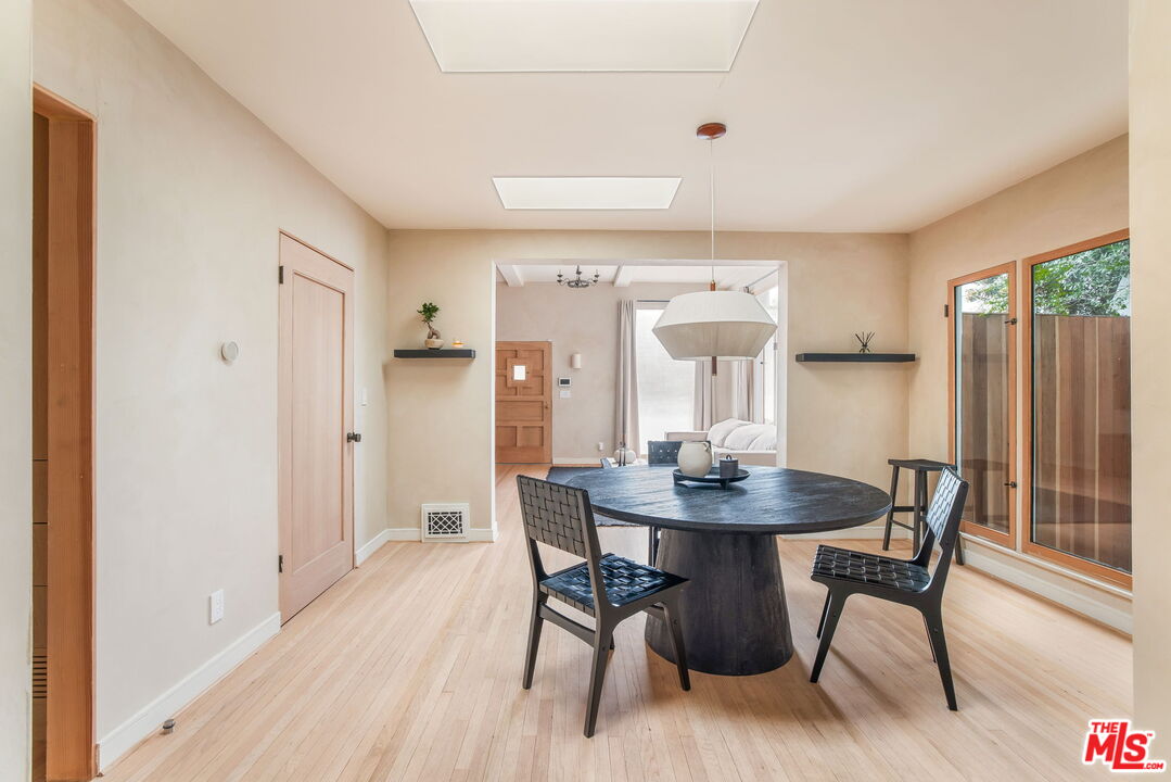 6277 Commodore Sloat Dr, Miracle Mile