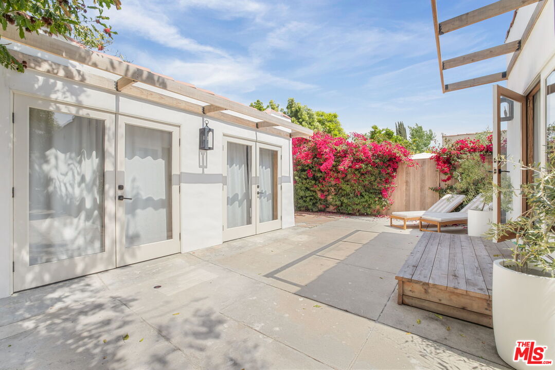 6277 Commodore Sloat Dr, Miracle Mile
