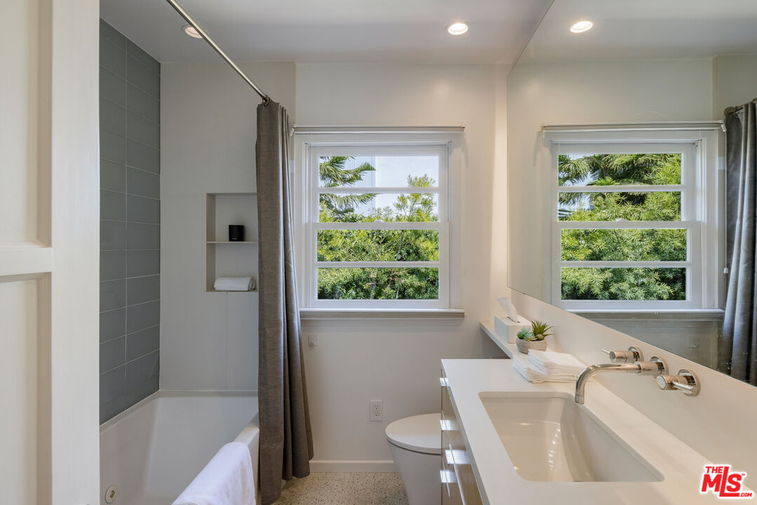 2021 Ashland Ave, Santa Monica