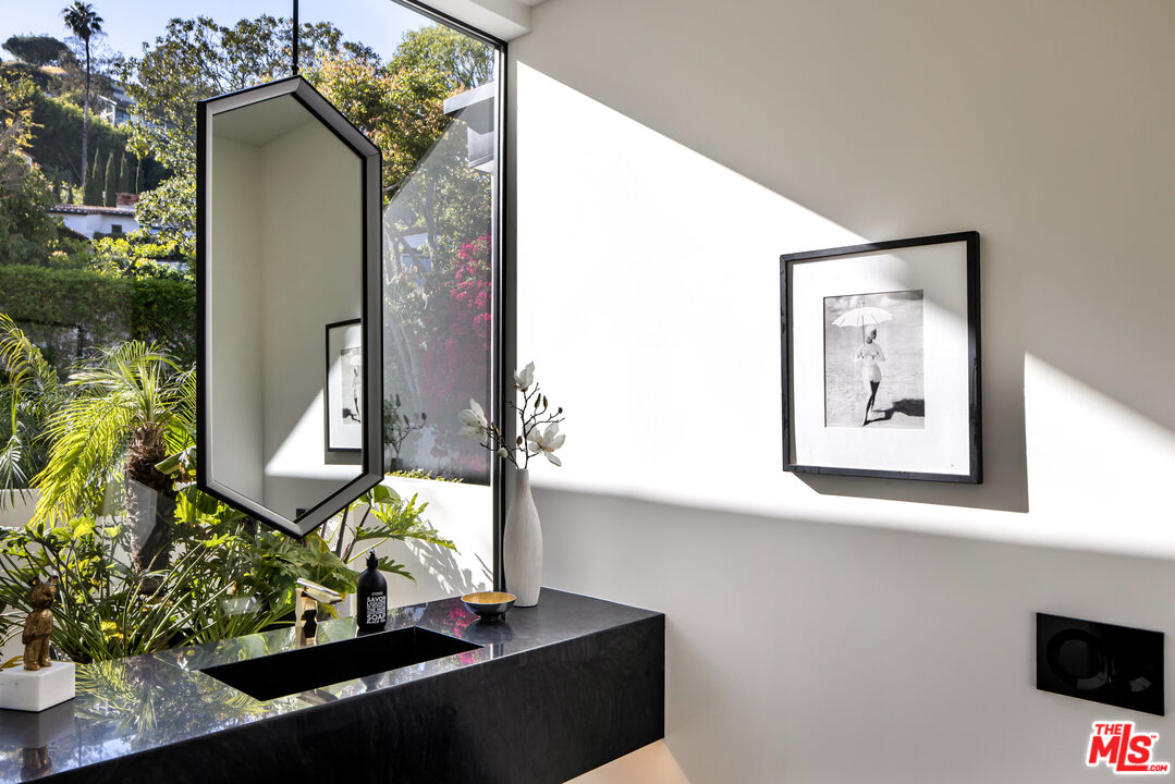 1516 N Kings Rd, Sunset Strip