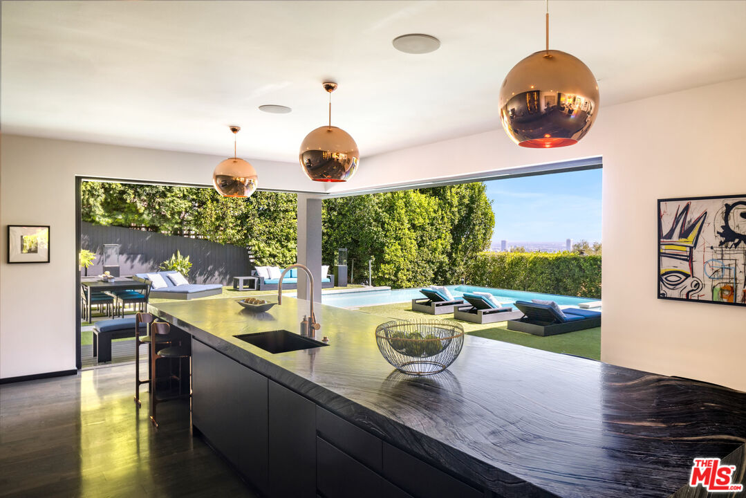 1516 N Kings Rd, Sunset Strip