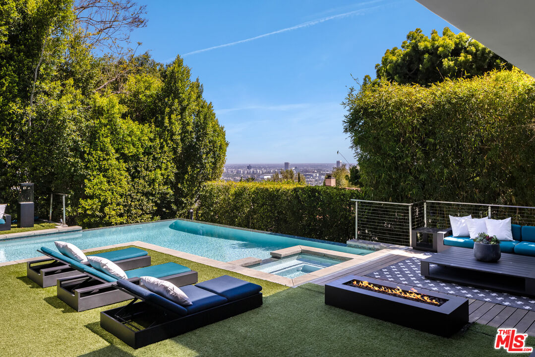 1516 N Kings Rd, Sunset Strip