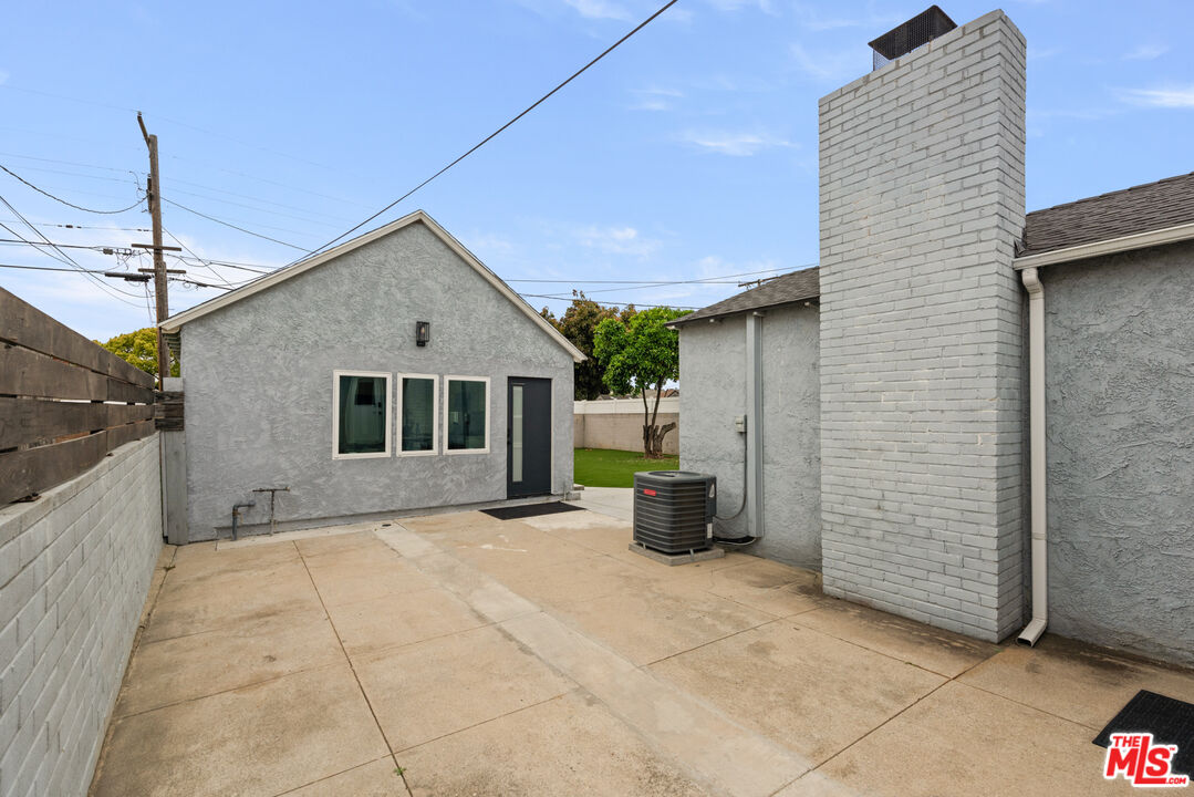 8701 S 6th Ave