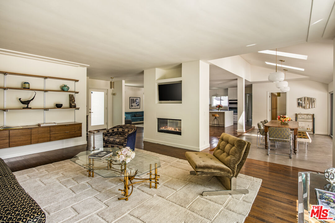 11160 Valley Spring Pl