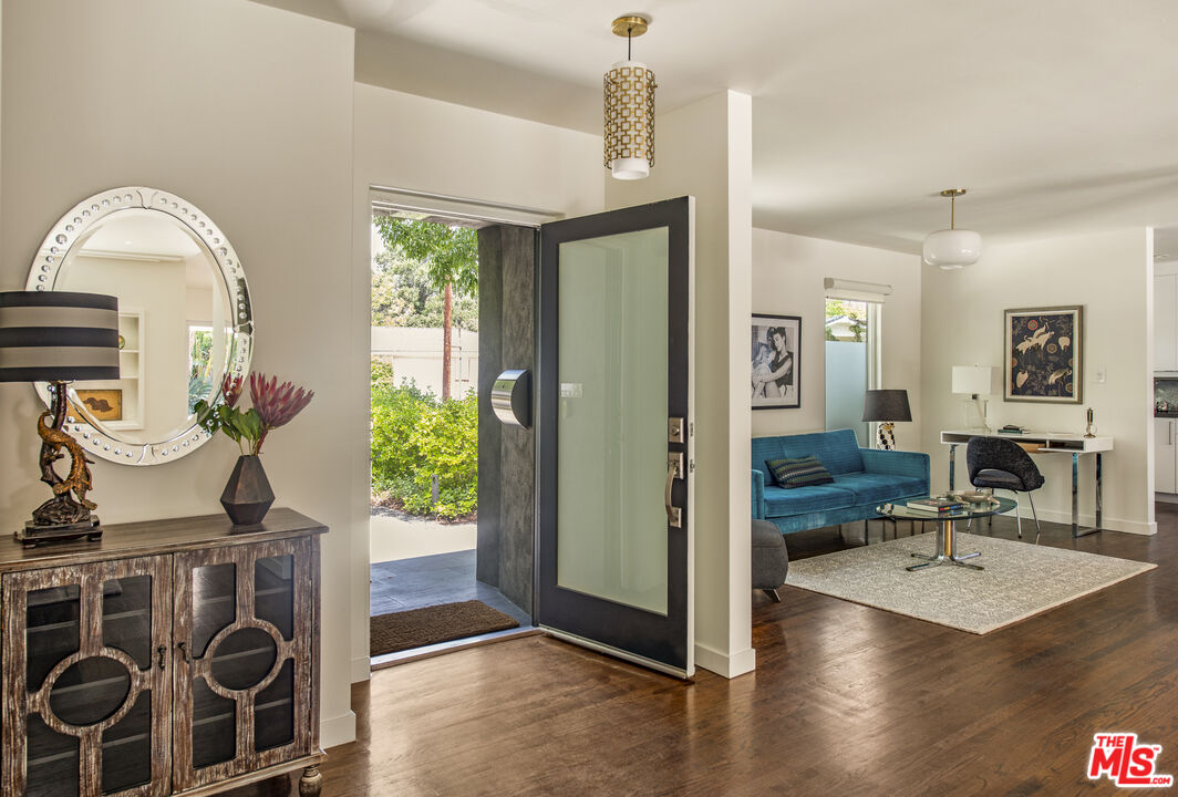 11160 Valley Spring Pl