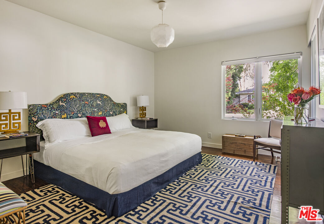 11160 Valley Spring Pl