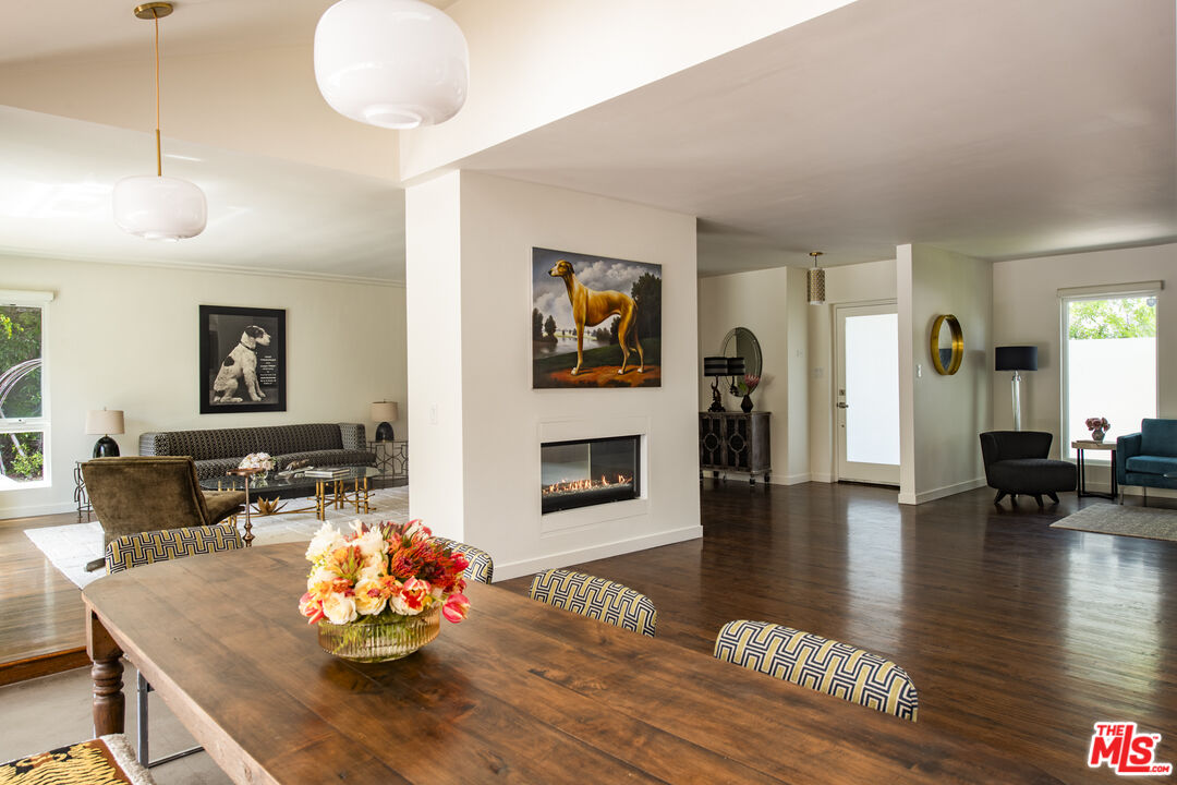 11160 Valley Spring Pl