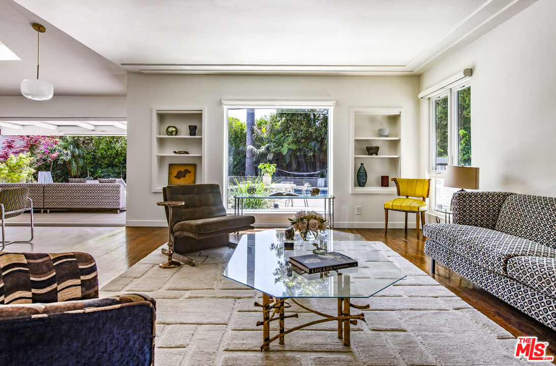 11160 Valley Spring Pl