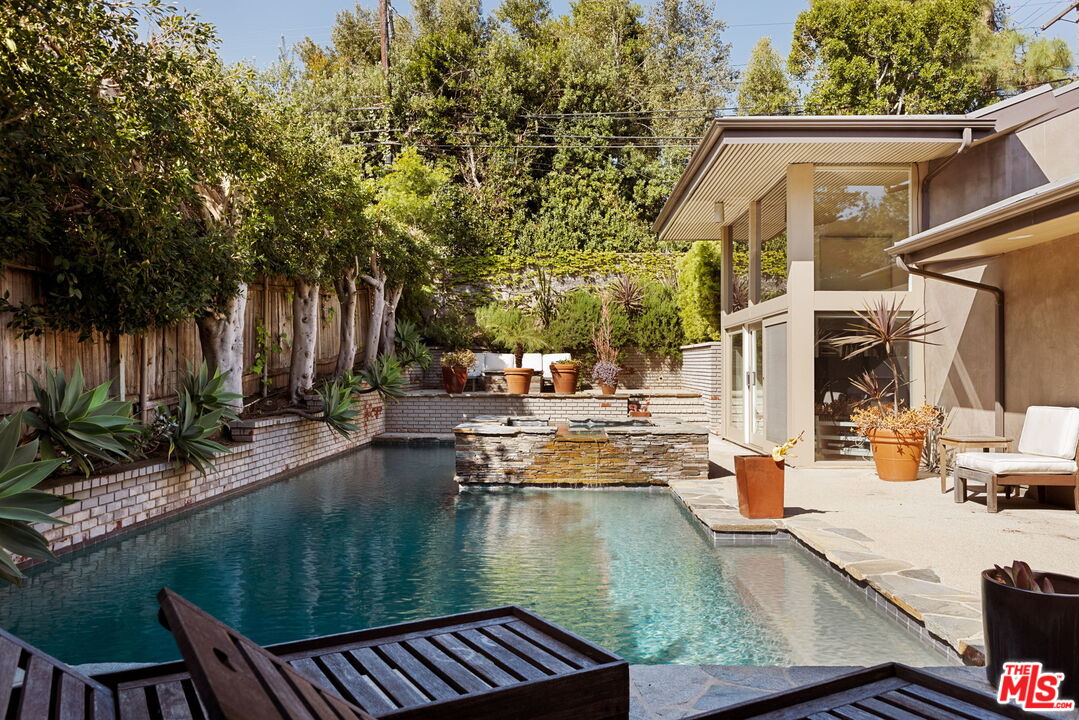 187 N Canyon View Dr, Brentwood