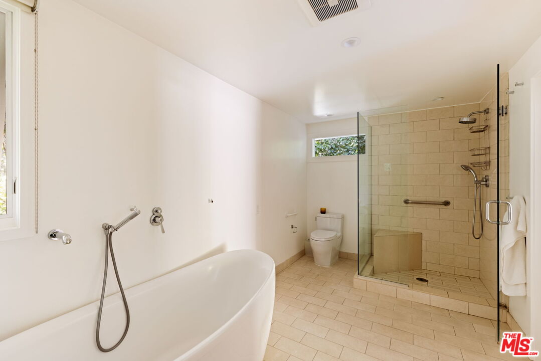 187 N Canyon View Dr, Brentwood
