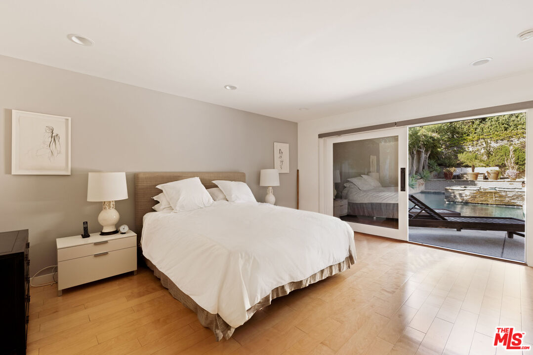 187 N Canyon View Dr, Brentwood