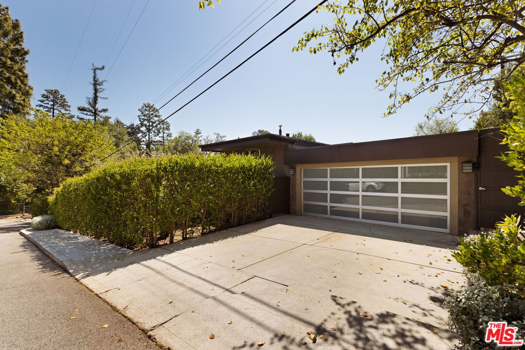 187 N Canyon View Dr, Brentwood