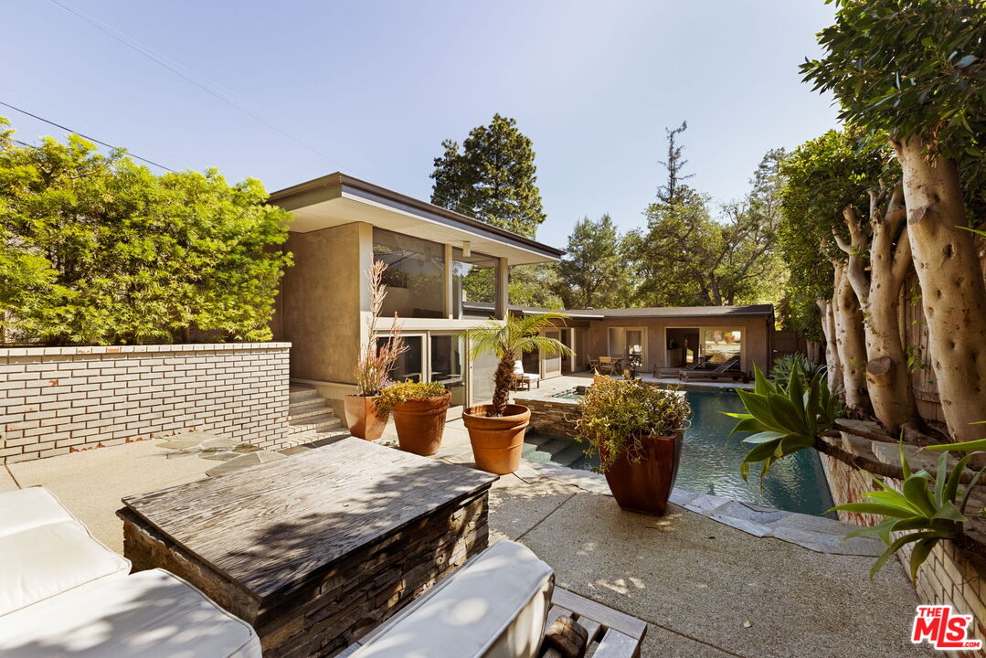 187 N Canyon View Dr, Brentwood