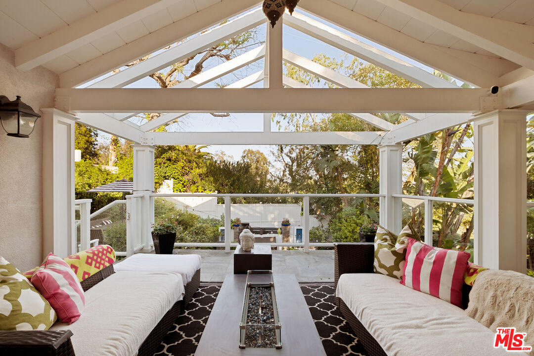 438 N Bonhill Rd, Brentwood