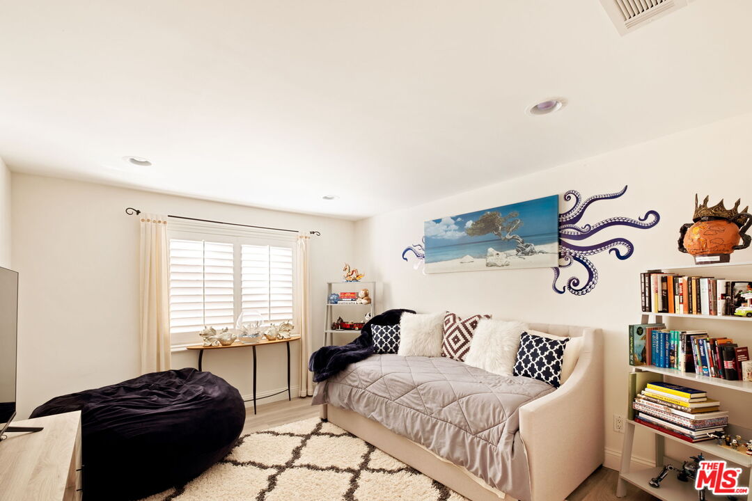 438 N Bonhill Rd, Brentwood