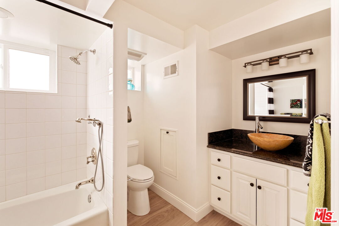 438 N Bonhill Rd, Brentwood