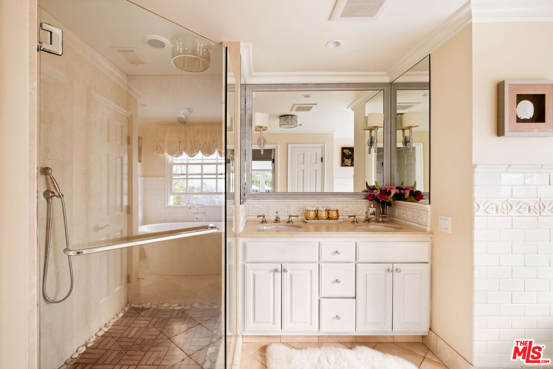 438 N Bonhill Rd, Brentwood