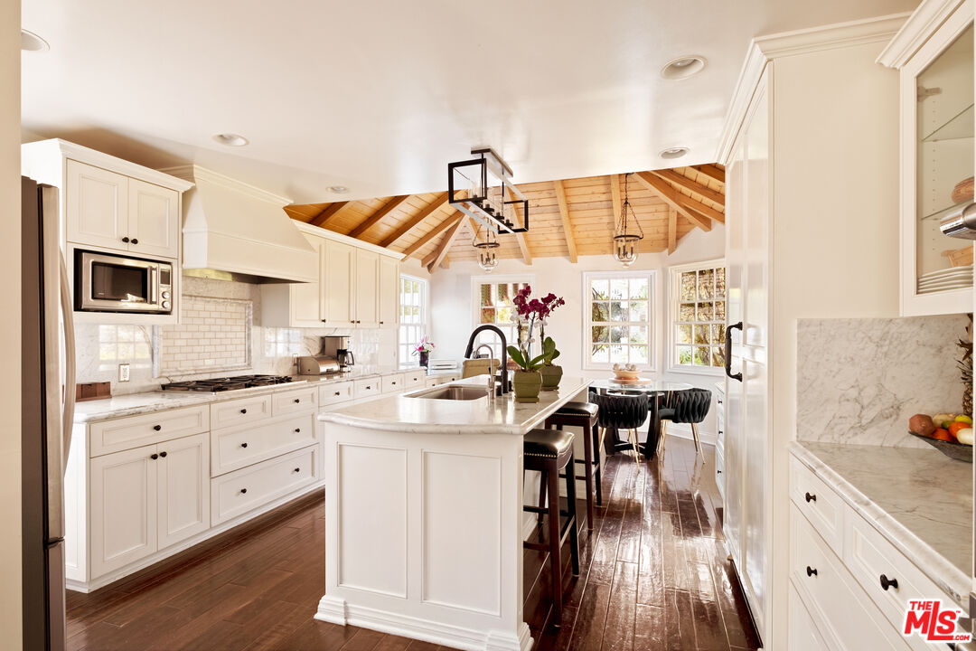 438 N Bonhill Rd, Brentwood