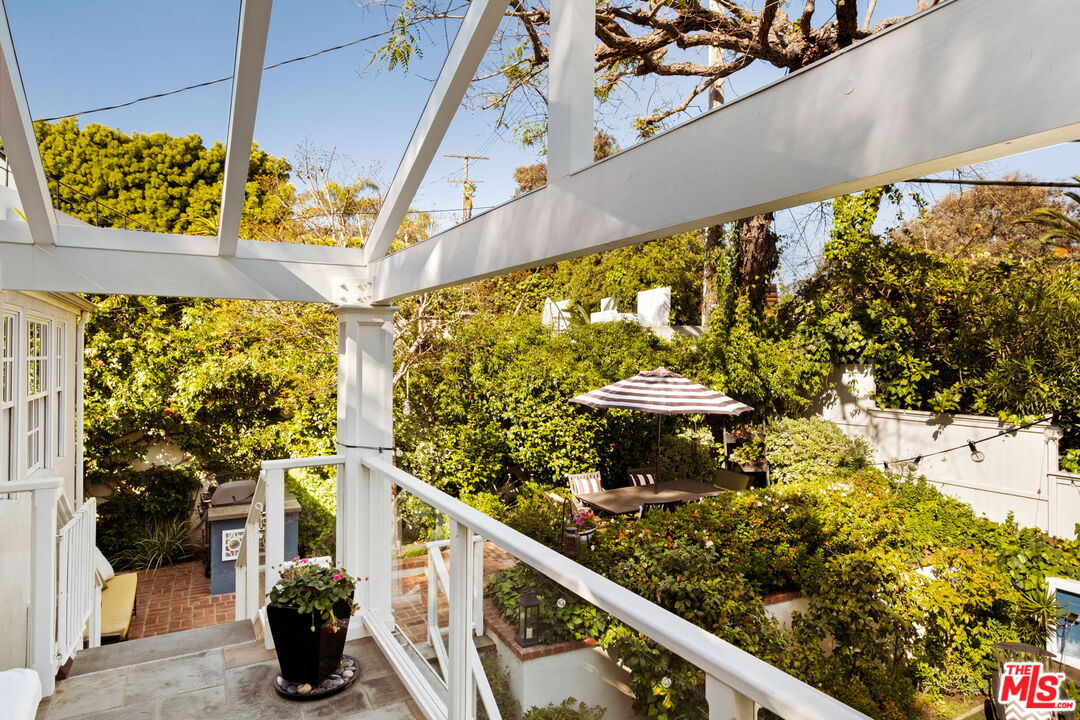 438 N Bonhill Rd, Brentwood