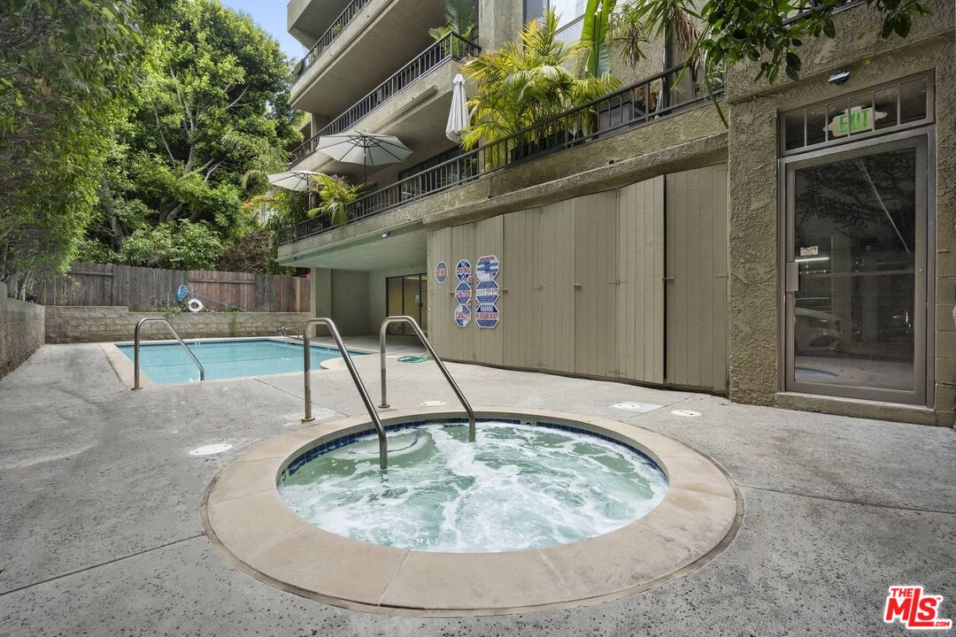 1210 N Kings Rd Unit: 204
