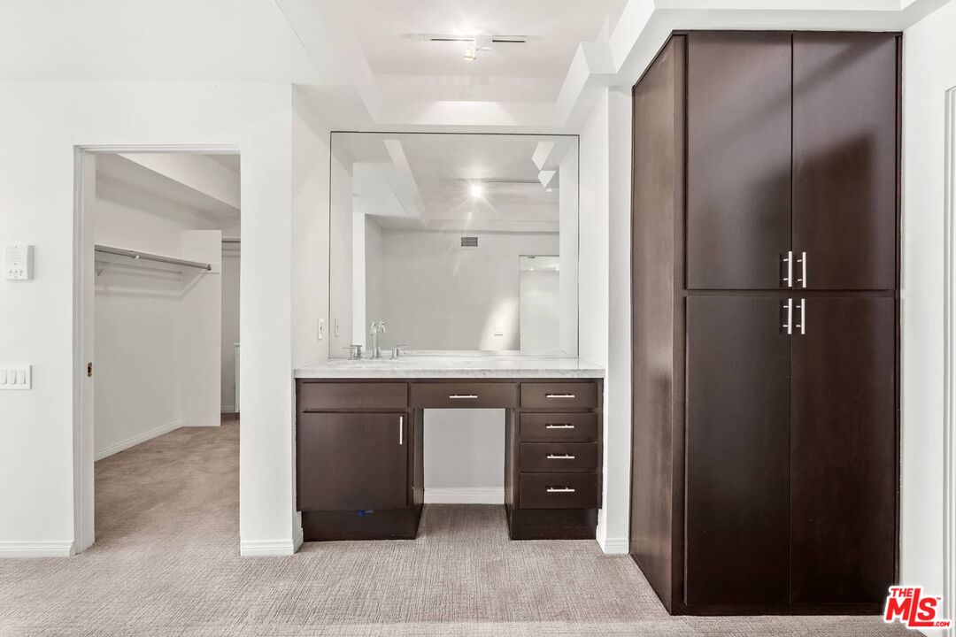 1210 N Kings Rd Unit: 204