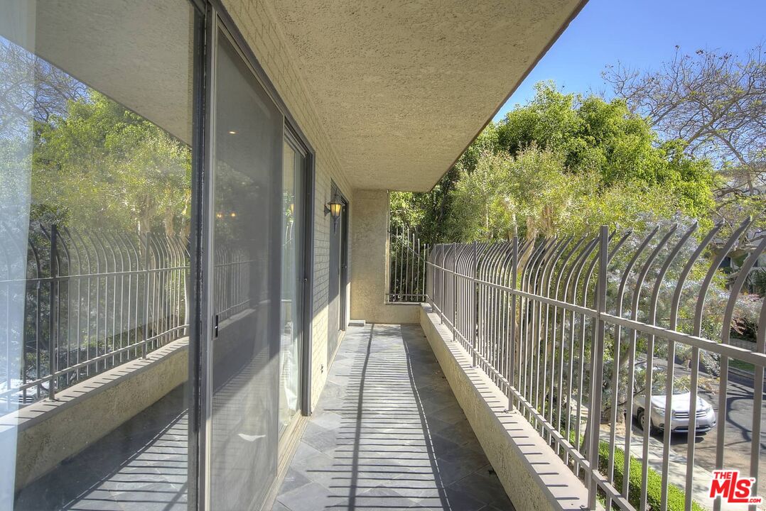 1210 N Kings Rd Unit: 204