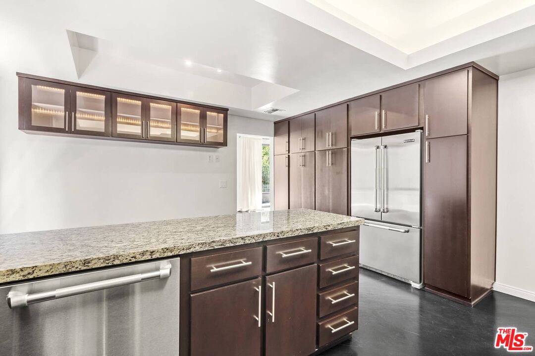 1210 N Kings Rd Unit: 204