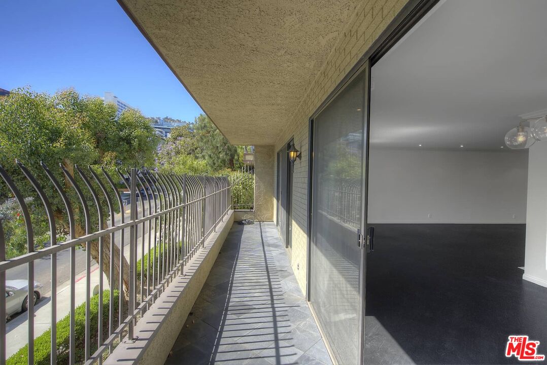 1210 N Kings Rd Unit: 204