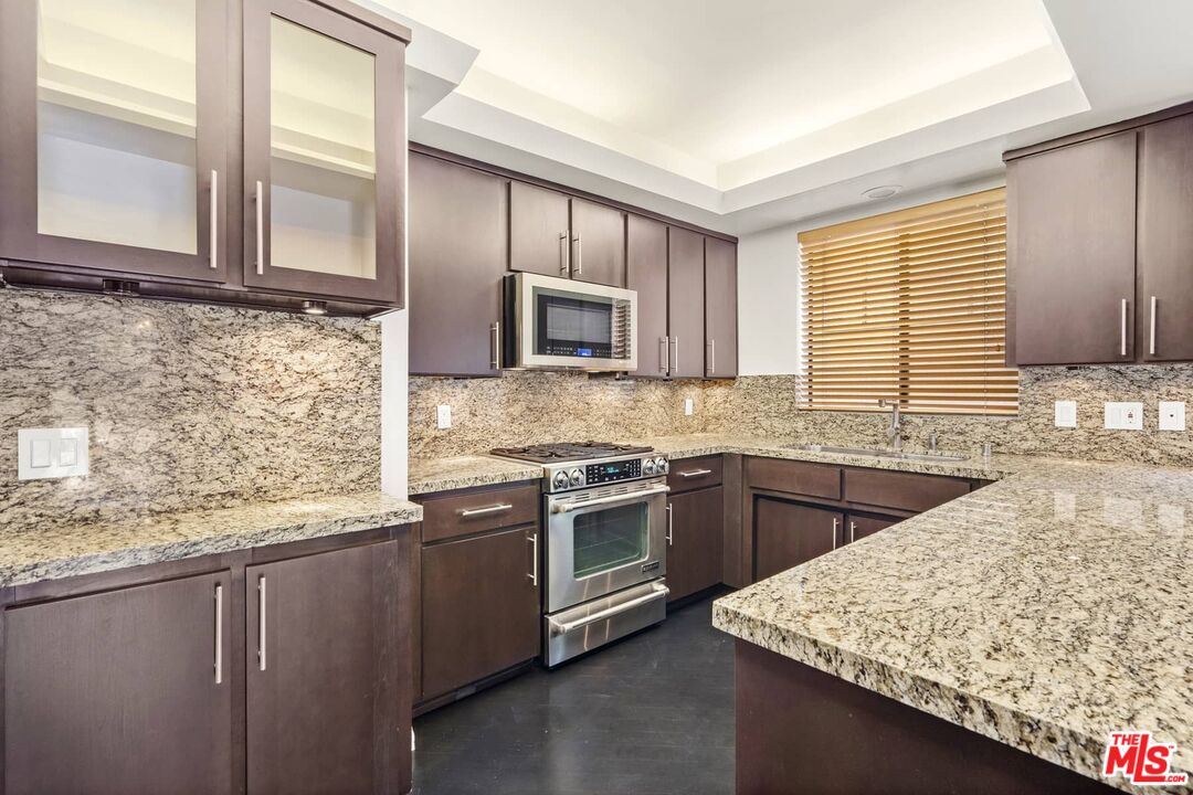 1210 N Kings Rd Unit: 204