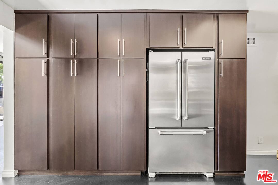 1210 N Kings Rd Unit: 204