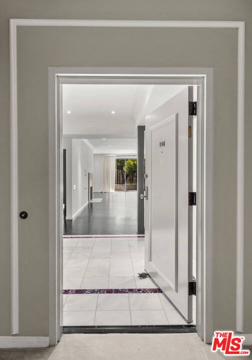 1210 N Kings Rd Unit: 204