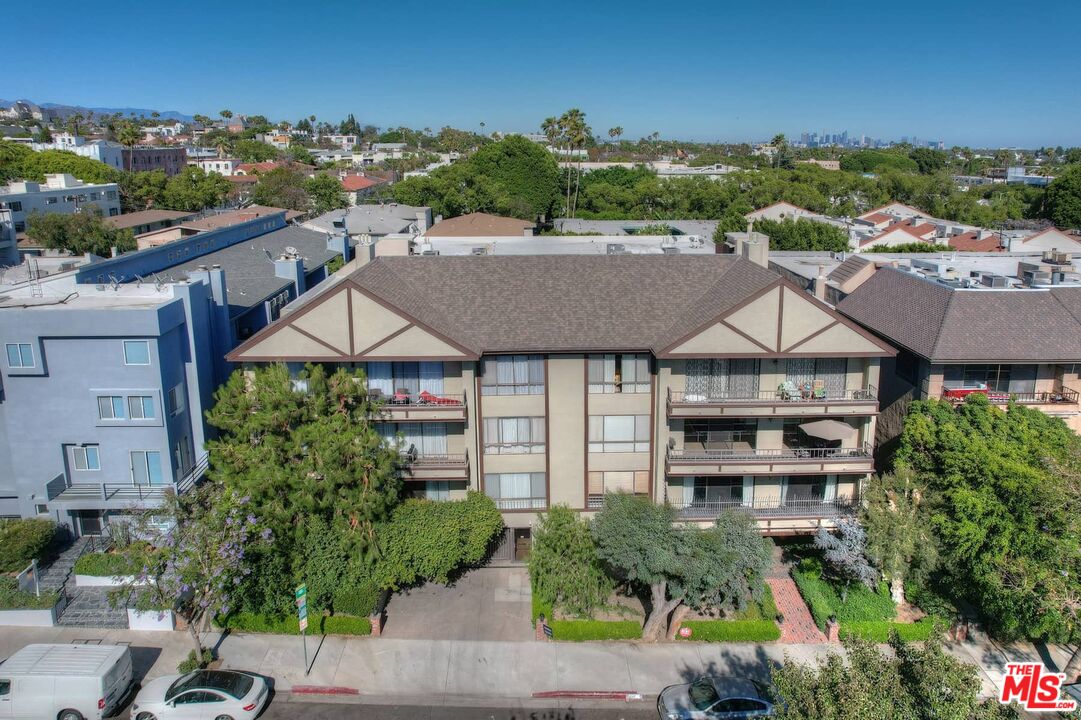 1210 N Kings Rd Unit: 204