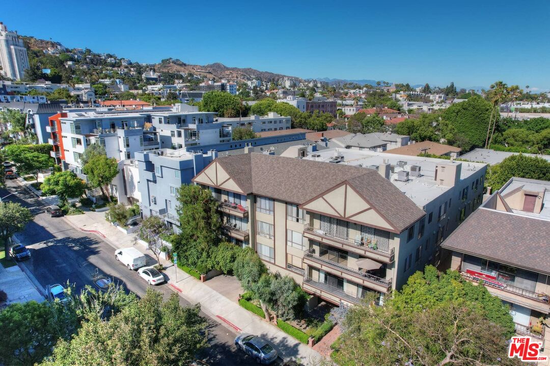 1210 N Kings Rd Unit: 204
