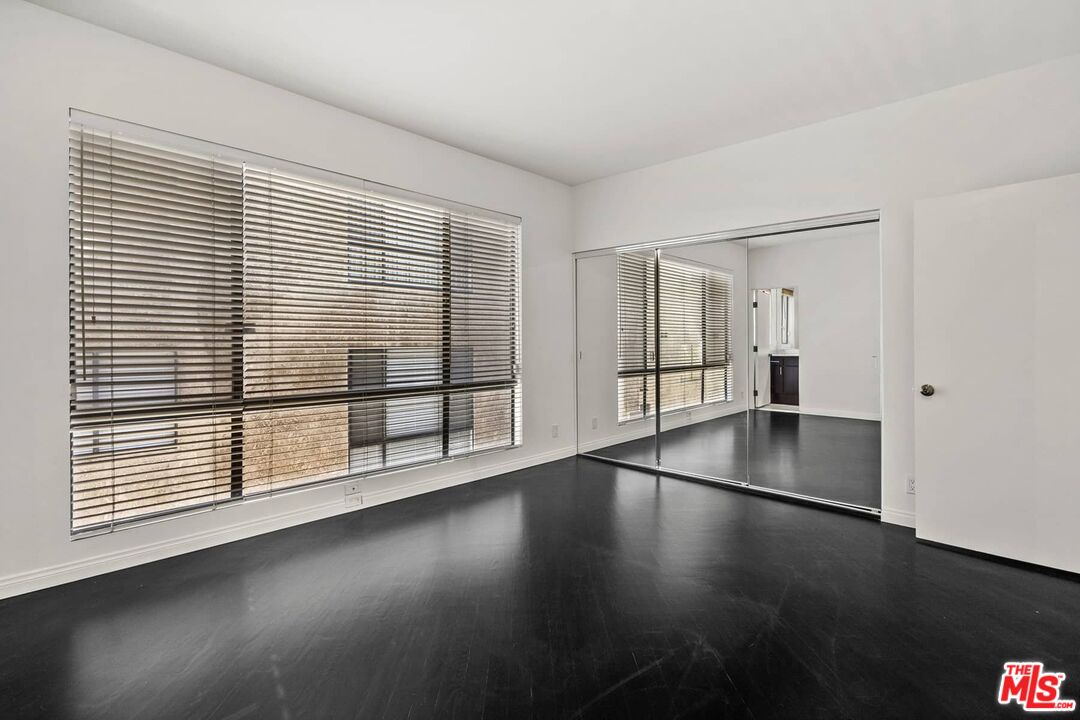 1210 N Kings Rd Unit: 204