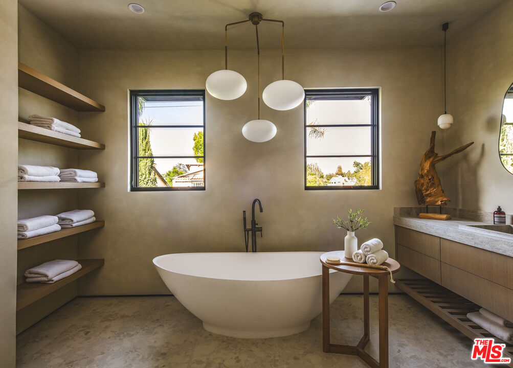 4112 Shadyglade Ave, Studio City