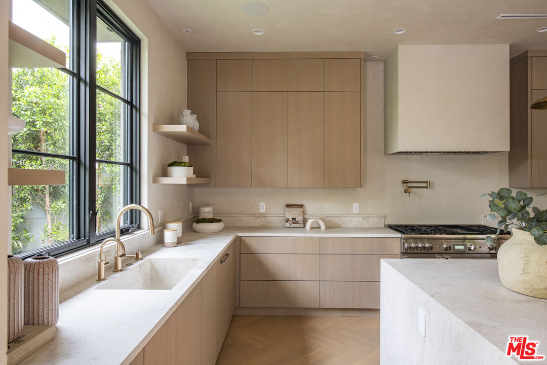 4112 Shadyglade Ave, Studio City