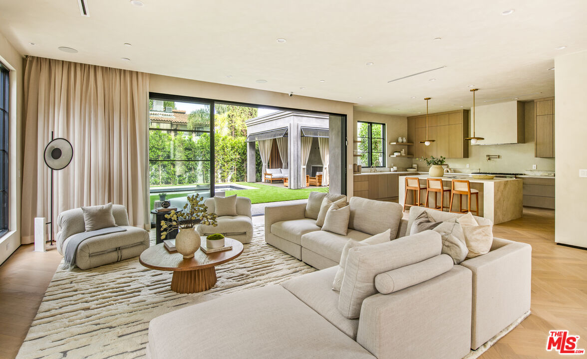 4112 Shadyglade Ave, Studio City