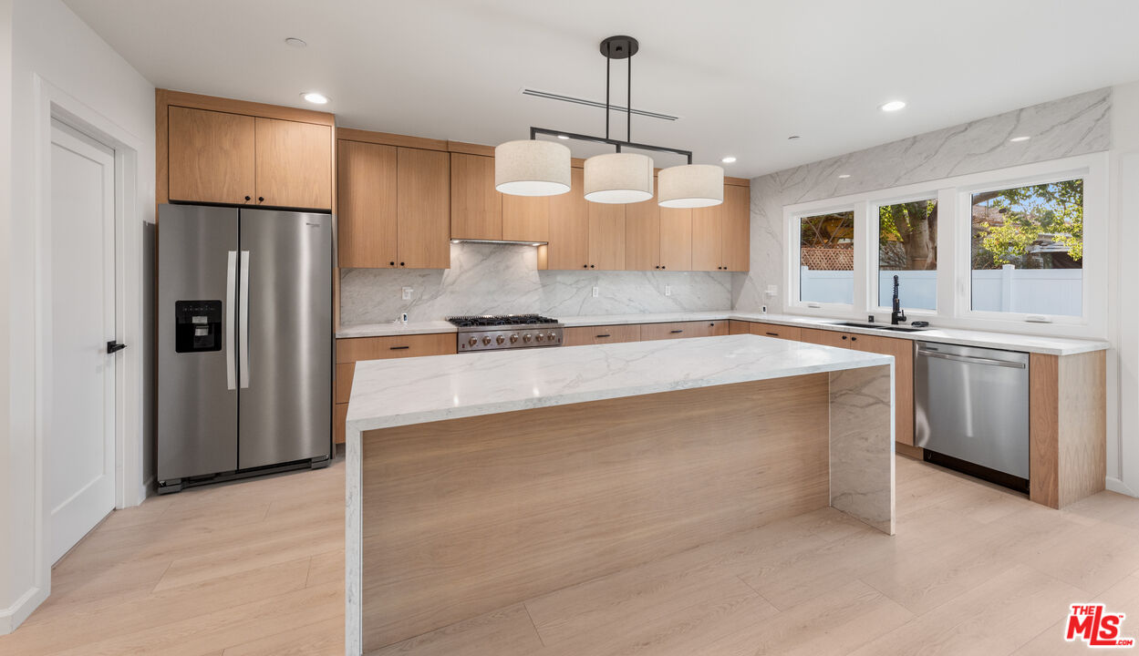 5727 Newcastle Ave, Encino