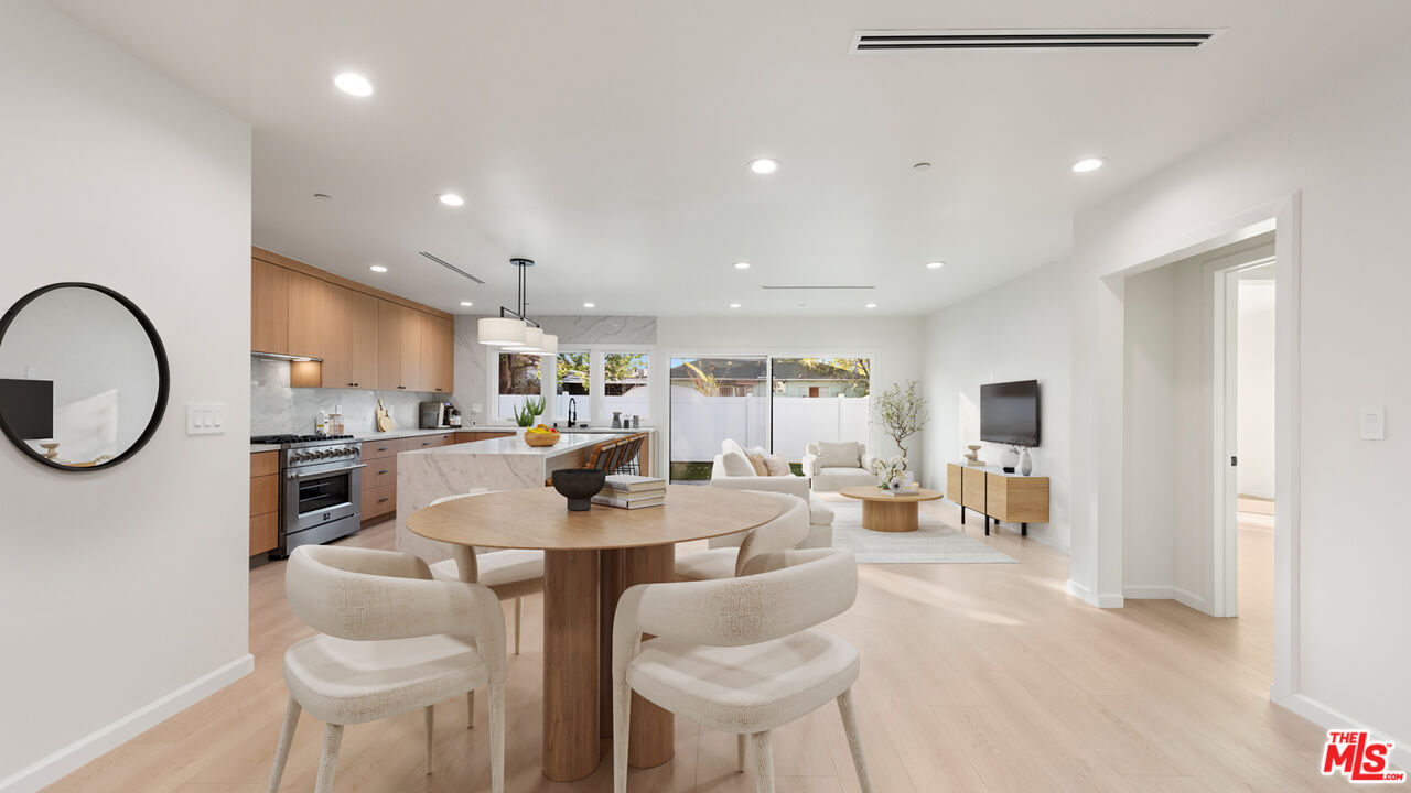 5727 Newcastle Ave, Encino