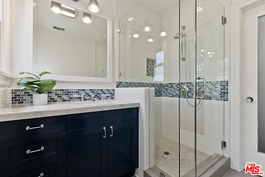 1024 Stearns Dr, Beverly Grove