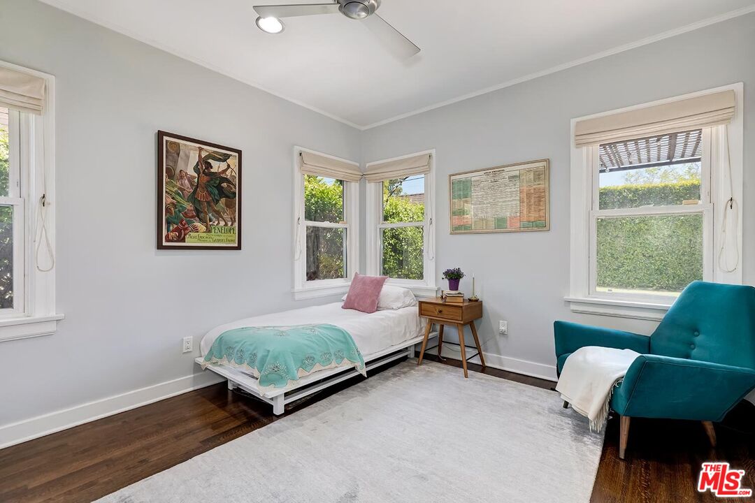 1024 Stearns Dr, Beverly Grove