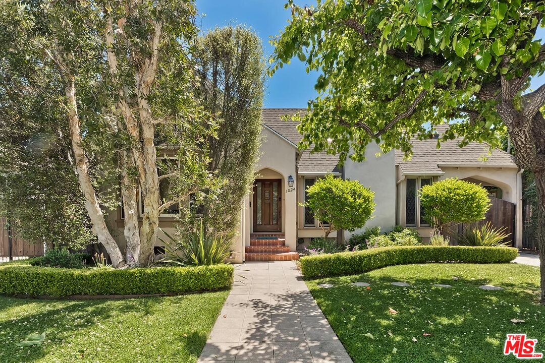 1024 Stearns Dr, Beverly Grove