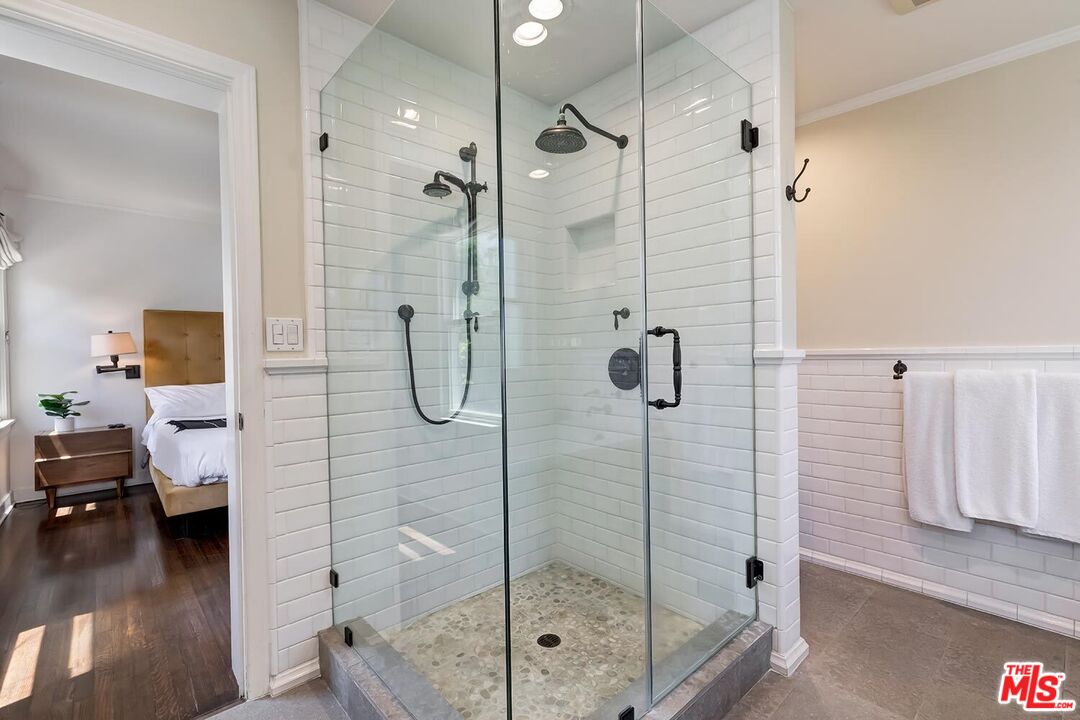1024 Stearns Dr, Beverly Grove