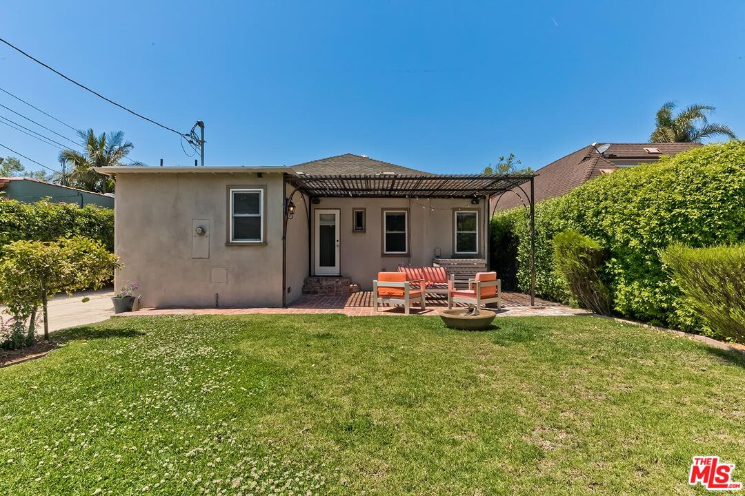 1024 Stearns Dr, Beverly Grove