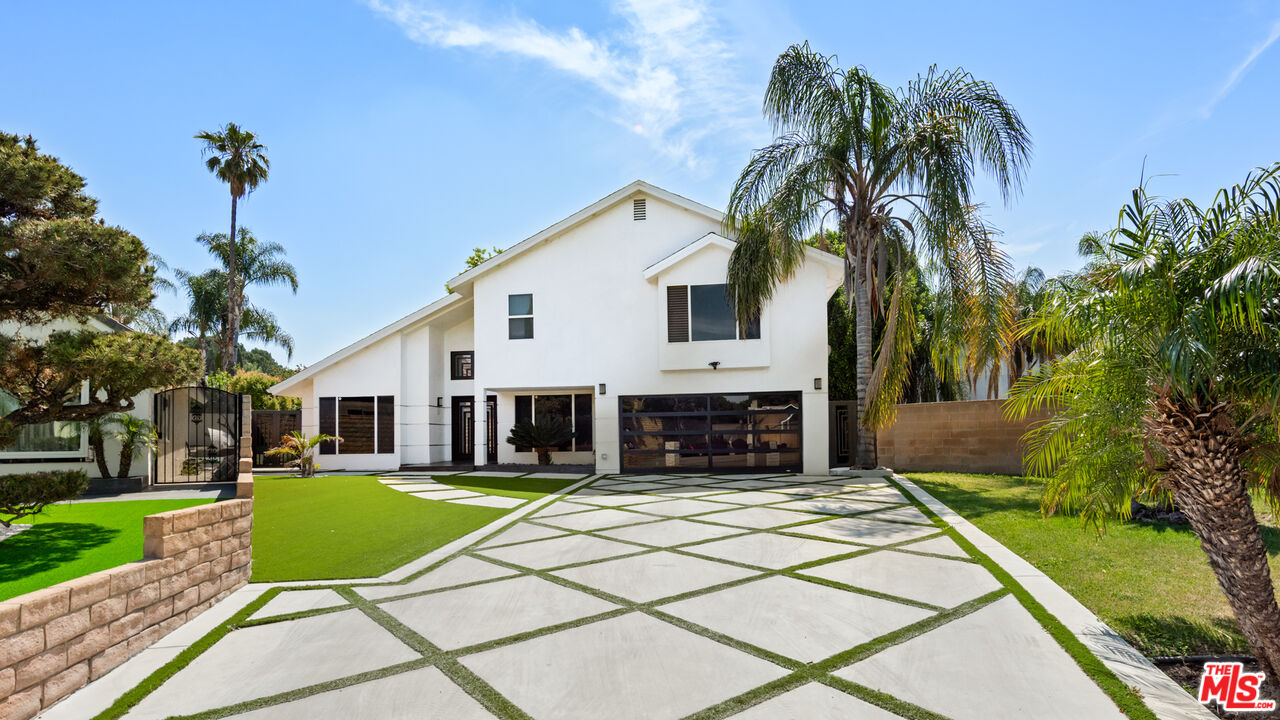 8730 Sari Ave, Northridge