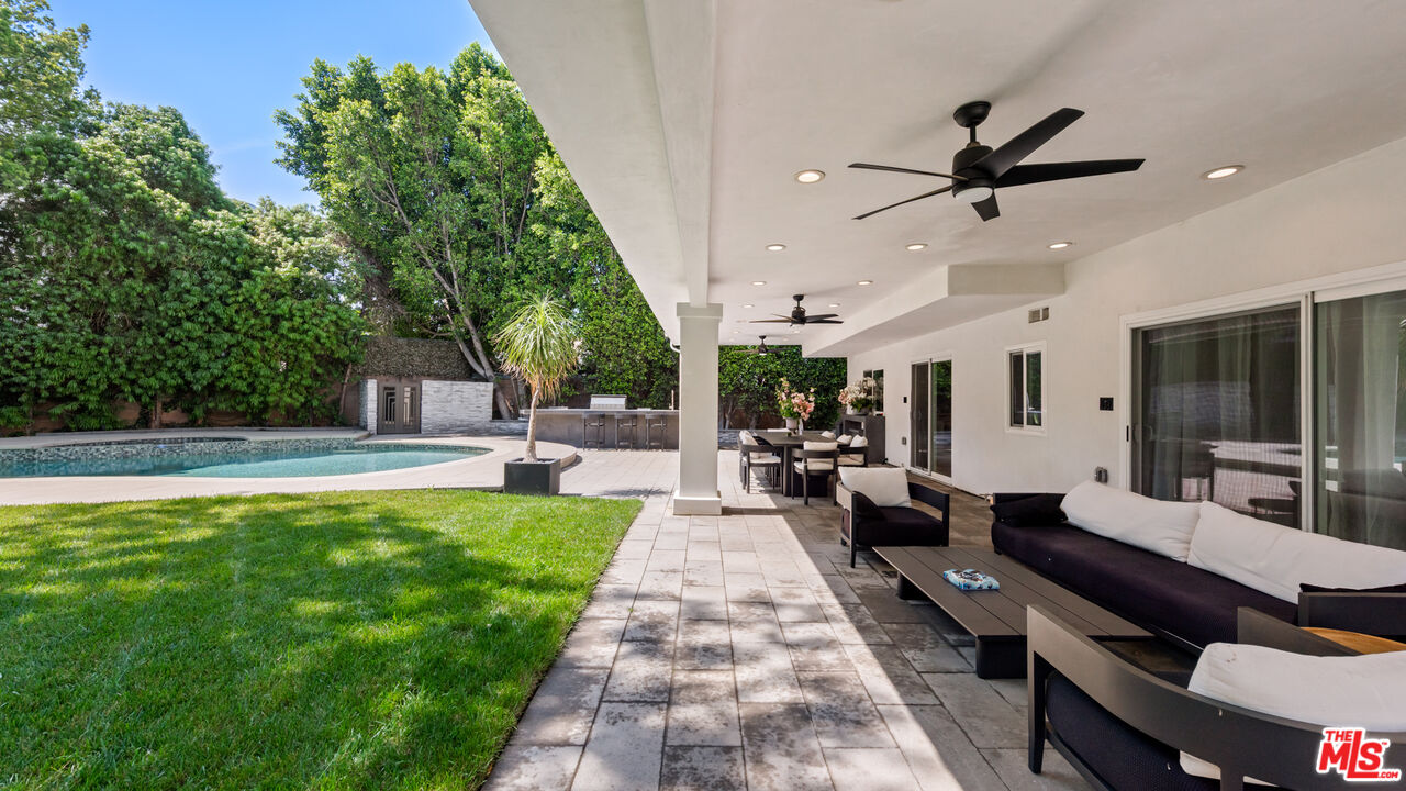 8730 Sari Ave, Northridge