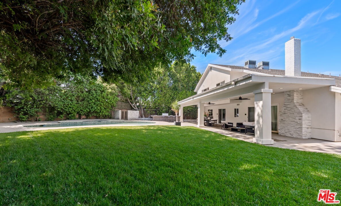 8730 Sari Ave, Northridge
