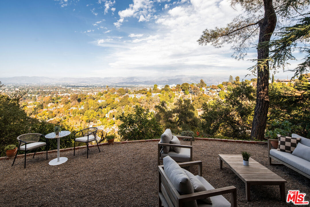3720 Alta Mesa Dr, Studio City