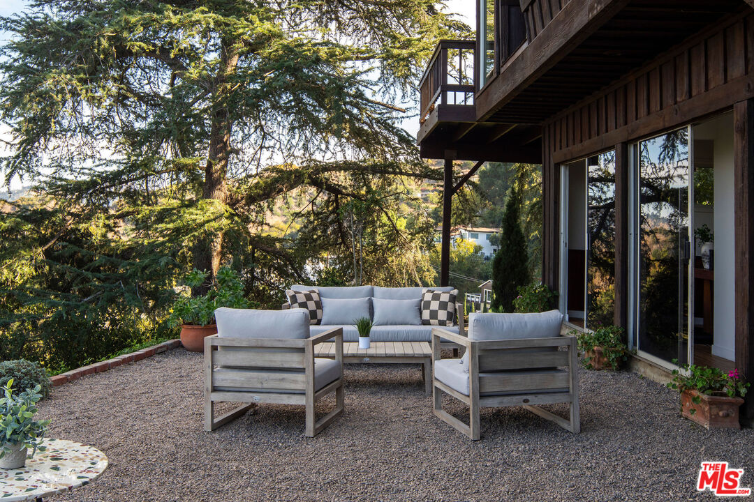 3720 Alta Mesa Dr, Studio City