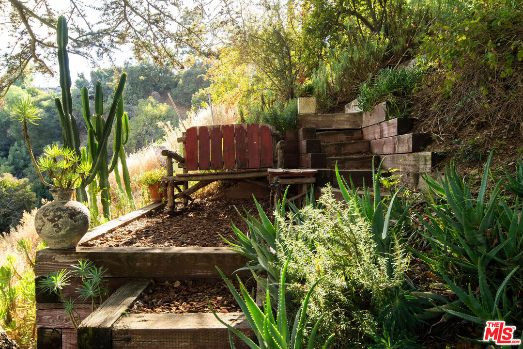 3720 Alta Mesa Dr, Studio City
